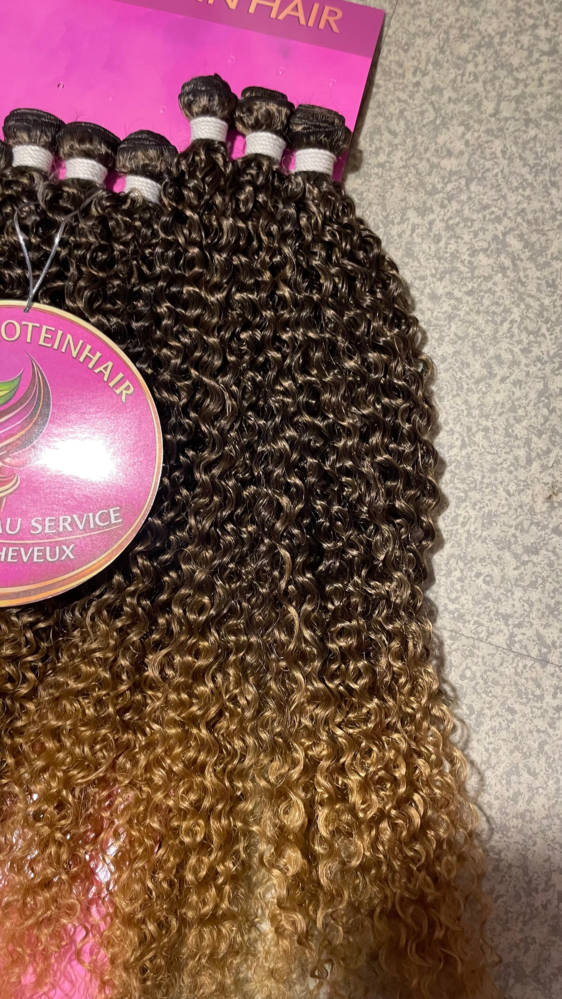 Livraion à partir du 13 juin Tissage curly M1/27 9 boule de tissage ! 300g un paquet pour une tête ! 7 boules suffisent largement